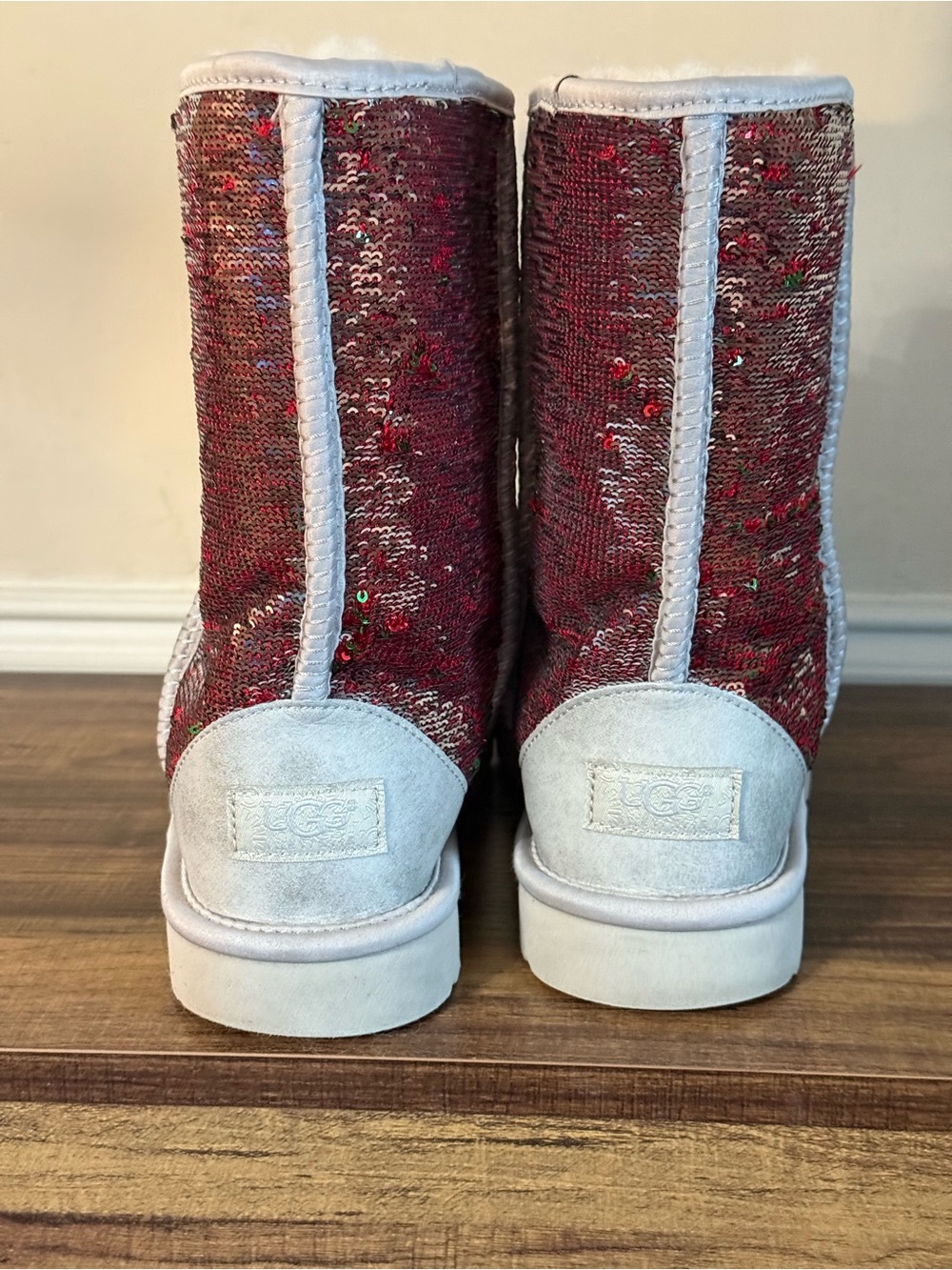 UGG Sequin Boots Red Green Christmas Holiday Sparkle Winter Size 8 Women - Picture 4 of 6